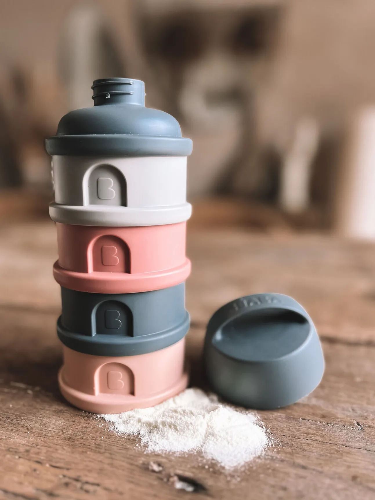 Boite Doseuse 4 Compartiments Mineral Grey /Pink